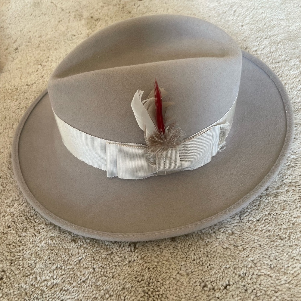 Centurio Gray Fedora with Feather Detail